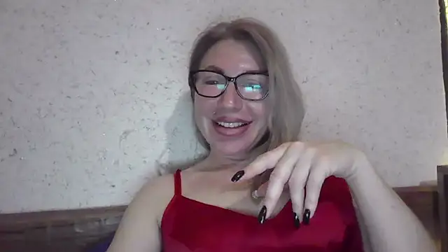 Snapshot of fox_red_lady7 chatting on March 27, 2026, 8:41 pm fox red lady7 online show from March 27, 2026, 8:41 pm