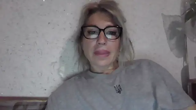 Snapshot of fox_red_lady7 chatting on April 7, 2026, 9:26 pm fox red lady7 online show from April 7, 2026, 9:26 pm