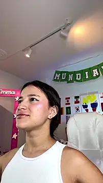 Snapshot of LUNAA___ chatting on July 10, 2026, 3:22 am LUNAA online show from July 10, 2026, 3:22 am