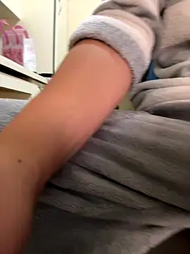 Snapshot of sonwmelt1 chatting on November 11, 2025, 2:22 am sonwmelt1 online show from November 11, 2025, 2:22 am