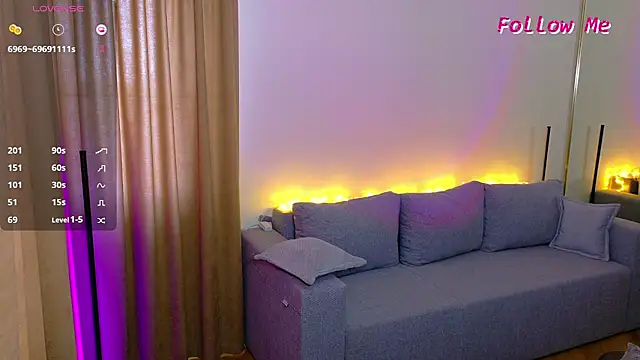 Snapshot of LightKisss chatting on November 3, 2025, 9:54 am LightKisss online show from November 3, 2025, 9:54 am