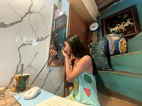 asya chris online show from October 1, 2025, 2:06 am