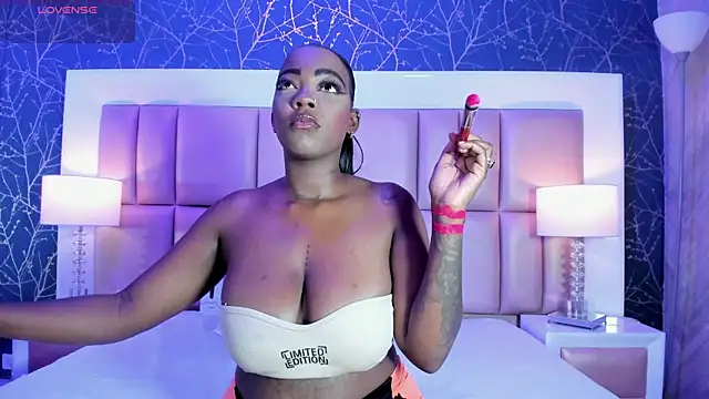 Snapshot of ReinaMiah chatting on October 11, 2025, 3:50 am ReinaMiah online show from October 11, 2025, 3:50 am