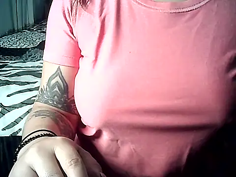 Snapshot of FallsForHerSmile chatting on September 11, 2025, 12:11 am FallsForHerSmile online show from September 11, 2025, 12:11 am