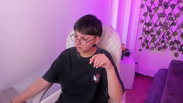 Nathaly ds online show from February 26, 2026, 7:35 pm