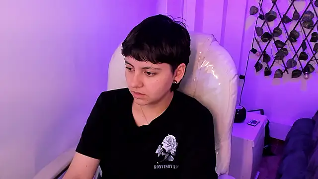 Nathaly ds online show from March 18, 2026, 2:09 pm