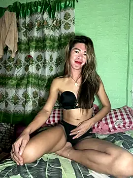 Snapshot of alonashy chatting on November 18, 2025, 5:28 pm alonashy online show from November 18, 2025, 5:28 pm