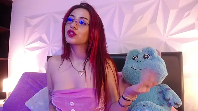 Mia Lou  online show from September 15, 2025, 7:47 pm