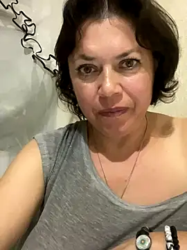 Kiravix online show from September 17, 2025, 7:48 pm