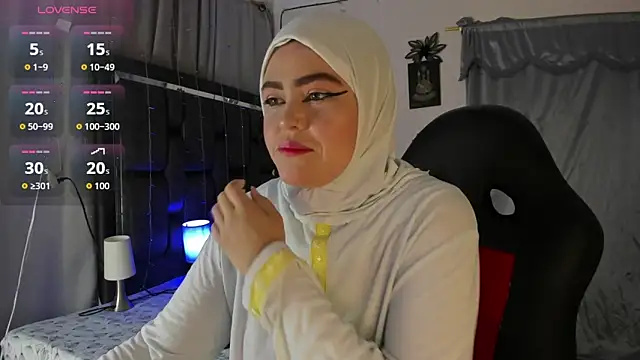 Snapshot of MarianFadel chatting on October 7, 2025, 12:24 pm MarianFadel online show from October 7, 2025, 12:24 pm