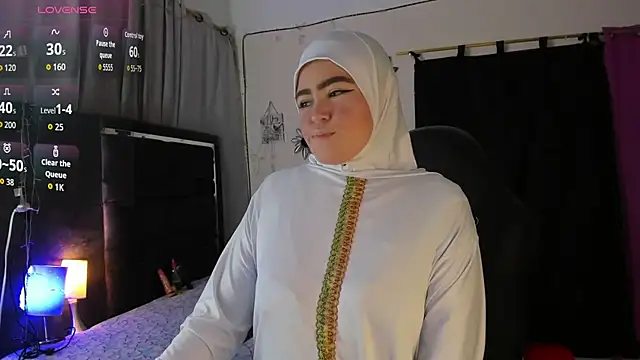 Snapshot of MarianFadel chatting on October 23, 2025, 2:49 pm MarianFadel online show from October 23, 2025, 2:49 pm