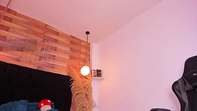 Snapshot of Emily_brown04 chatting on September 28, 2025, 11:21 pm Emily brown04 online show from September 28, 2025, 11:21 pm