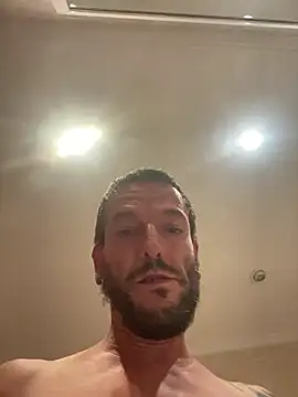 Snapshot of Guillermoperujo chatting on October 13, 2025, 9:37 pm Guillermoperujo online show from October 13, 2025, 9:37 pm