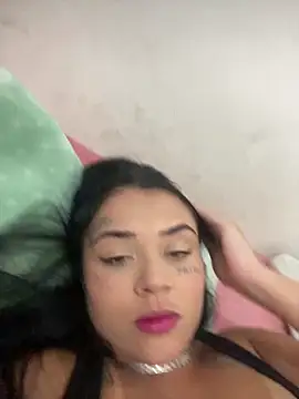 Snapshot of Babebommer chatting on October 4, 2025, 2:42 am Babebommer online show from October 4, 2025, 2:42 am