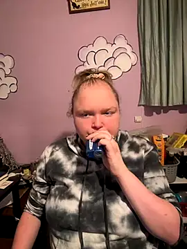 Snapshot of KadiSparkle chatting on November 1, 2025, 11:51 pm KadiSparkle online show from November 1, 2025, 11:51 pm