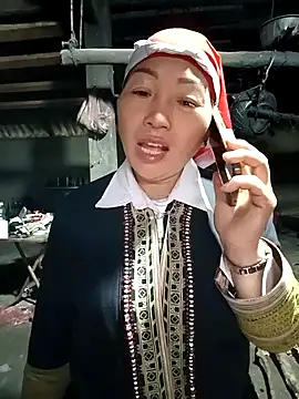 Snapshot of Exembin chatting on October 20, 2025, 3:51 am Exembin online show from October 20, 2025, 3:51 am