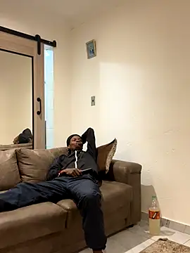 Snapshot of AllDayBbC chatting on November 3, 2025, 4:52 pm AllDayBbC online show from November 3, 2025, 4:52 pm