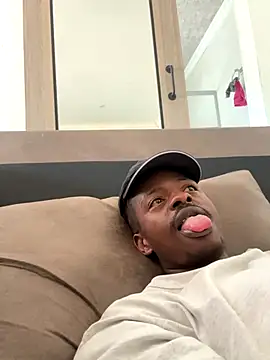 Snapshot of AllDayBbC chatting on November 23, 2025, 12:27 pm AllDayBbC online show from November 23, 2025, 12:27 pm