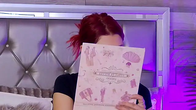 Snapshot of LunaHart chatting on March 12, 2026, 4:51 am LunaHart online show from March 12, 2026, 4:51 am