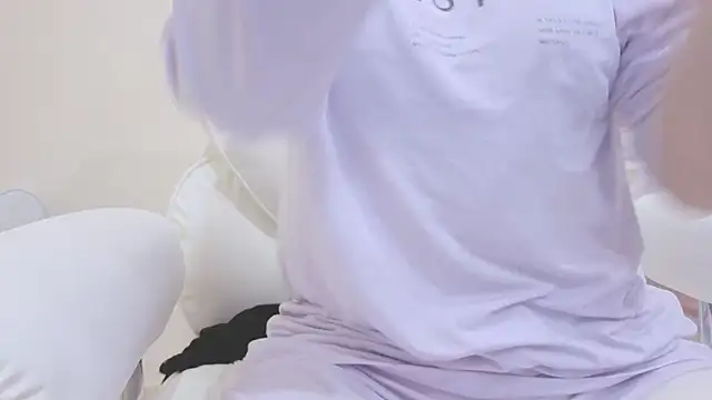 Snapshot of miho-ch chatting on January 18, 2026, 12:42 pm miho-ch online show from January 18, 2026, 12:42 pm