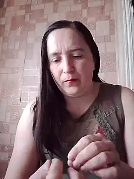 Snapshot of EvelinCutex chatting on June 2, 2026, 6:04 am EvelinCutex online show from June 2, 2026, 6:04 am