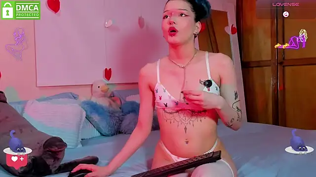 Snapshot of Bluedarkelf888 chatting on February 14, 2026, 12:07 am Bluedarkelf888 online show from February 14, 2026, 12:07 am