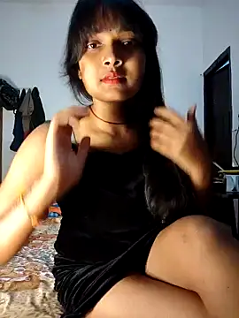 RAYI Queen 2 online show from October 19, 2025, 6:52 pm