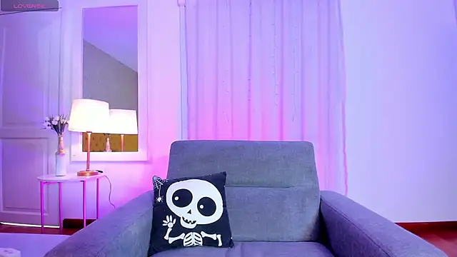 Snapshot of AuroraMiiller chatting on November 8, 2025, 9:02 pm AuroraMiiller online show from November 8, 2025, 9:02 pm