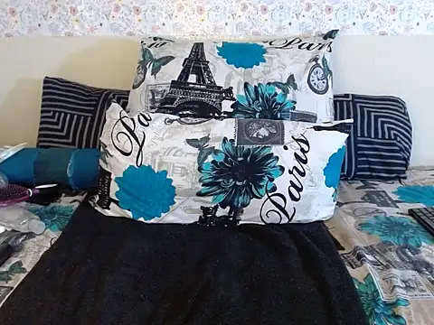 AfricanDoll15 online show from October 3, 2025, 8:28 pm