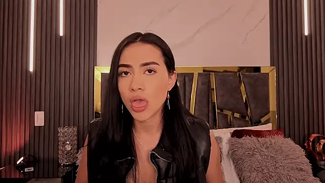 Snapshot of ScarletTorres chatting on July 1, 2026, 7:02 pm ScarletTorres online show from July 1, 2026, 7:02 pm