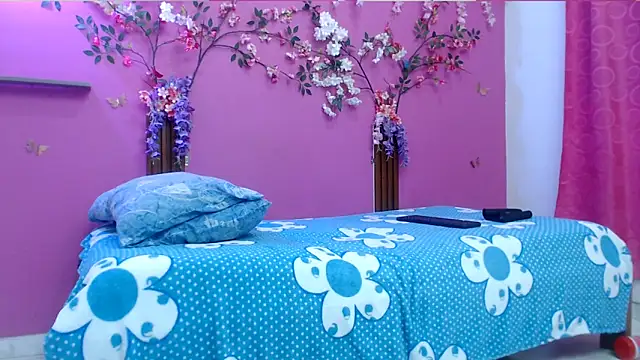 skinnybarbie022 online show from March 9, 2026, 12:47 am