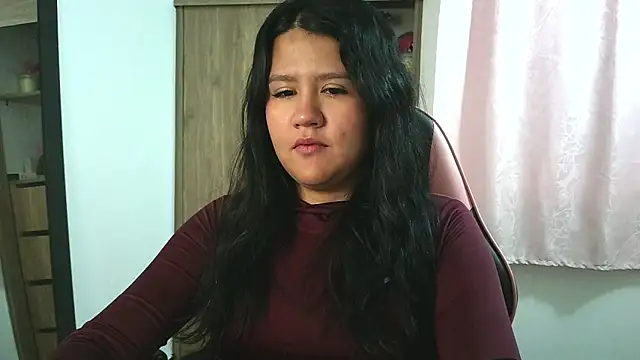 Oliviawatson1 online show from November 10, 2025, 12:59 pm