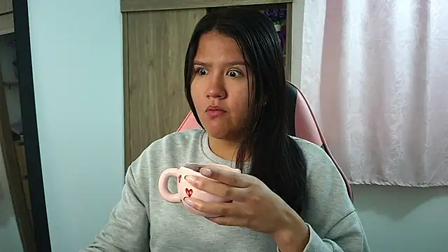 Oliviawatson1 online show from January 15, 2026, 12:21 pm