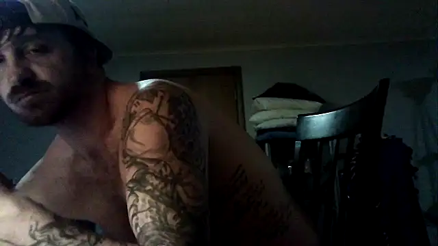 WyattL96 online show from August 4, 2026, 11:29 pm