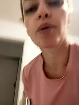 Snapshot of Alerquinasc chatting on October 2, 2025, 7:37 am Alerquinasc online show from October 2, 2025, 7:37 am