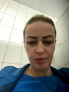 Snapshot of Alerquinasc chatting on October 12, 2025, 10:42 pm Alerquinasc online show from October 12, 2025, 10:42 pm