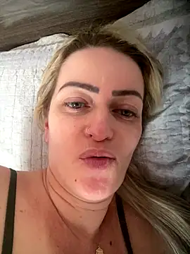 Snapshot of Alerquinasc chatting on November 3, 2025, 4:30 pm Alerquinasc online show from November 3, 2025, 4:30 pm