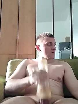 paulh22 online show from December 18, 2025, 11:27 am