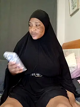 Sweetbxxx24 online show from March 15, 2026, 10:49 pm