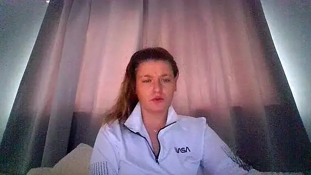 RUBY-ROSE-SWINGS online show from October 29, 2025, 12:18 pm