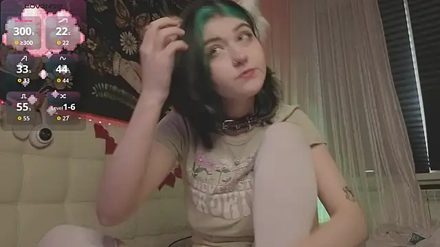 Snapshot of Miko_Meow chatting on October 2, 2025, 6:53 am Miko Meow online show from October 2, 2025, 6:53 am