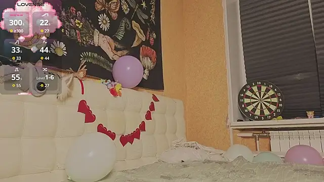 Snapshot of Miko_Meow chatting on October 19, 2025, 8:20 pm Miko Meow online show from October 19, 2025, 8:20 pm