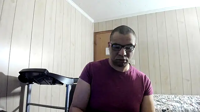NaturalBeautyQueen online show from June 26, 2026, 1:26 pm