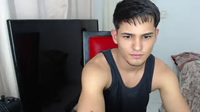 Alex mojica online show from November 6, 2025, 5:08 am