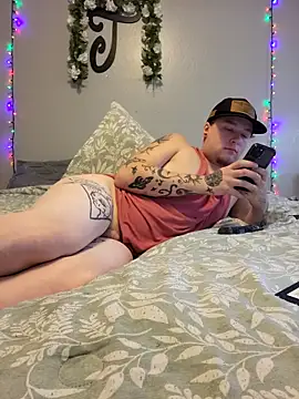 Snapshot of matty244 chatting on October 18, 2025, 10:54 pm matty244 online show from October 18, 2025, 10:54 pm