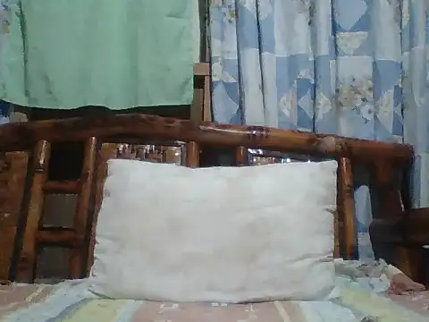 Snapshot of Kristen05 chatting on October 25, 2025, 11:32 pm Kristen05 online show from October 25, 2025, 11:32 pm