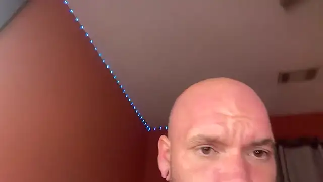 Snapshot of bearcub300 chatting on November 6, 2025, 5:08 am bearcub300 online show from November 6, 2025, 5:08 am