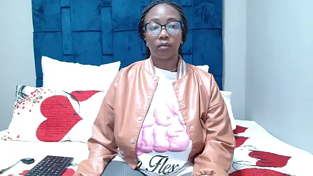 Snapshot of BigBootySimbax chatting on May 25, 2026, 5:30 pm BigBootySimbax online show from May 25, 2026, 5:30 pm