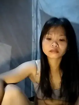 LinhNa999 online show from October 4, 2025, 12:14 pm