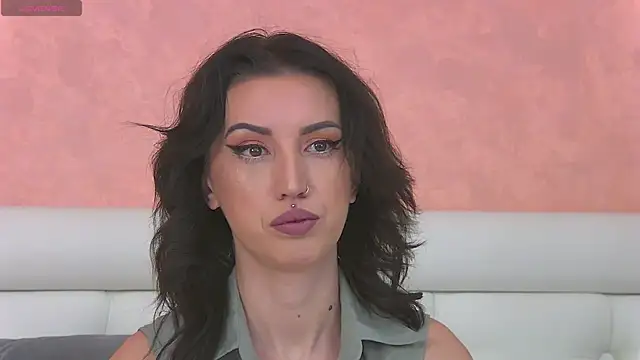 EnyaHazell online show from November 4, 2025, 6:51 pm